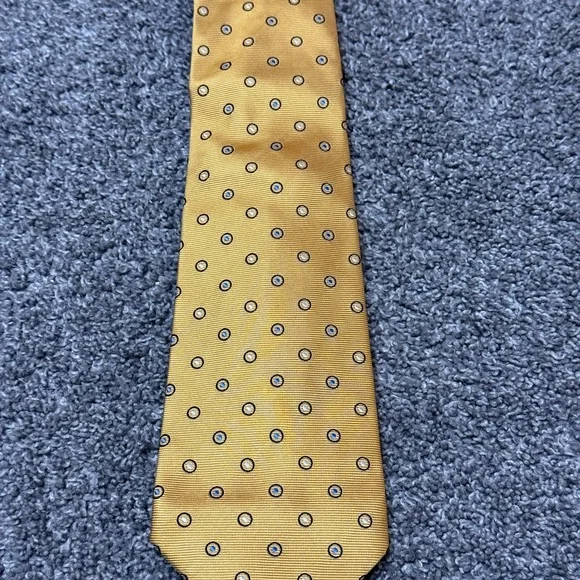 Turnbull & Asser Yellow Polka Dot Tie - Picture 2 of 3